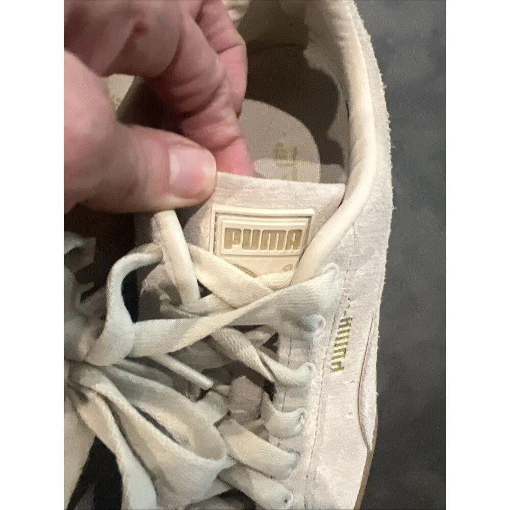 Puma Suede Platform sneakers Beige Sz 9.5 Y2K Fashion Athletic Cozy neutral